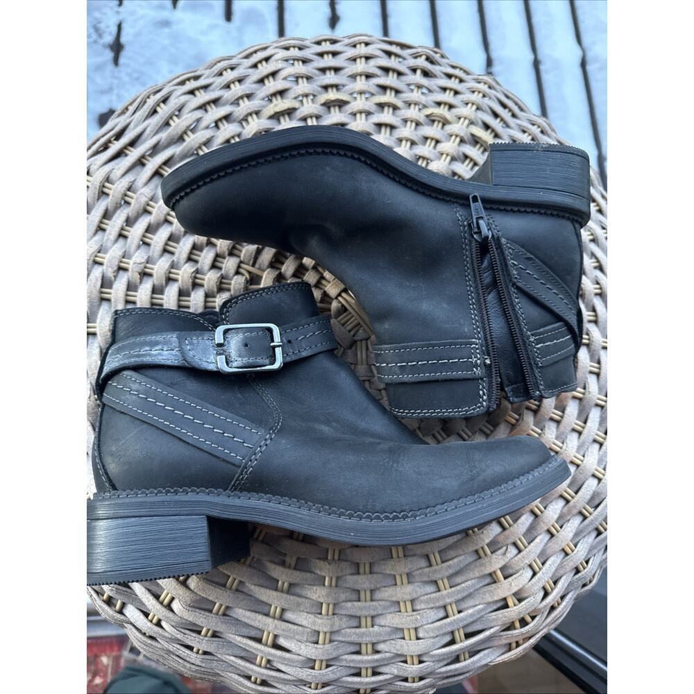 Clark’s Maye Buckle Strap Leather Boot Side Zip Black Women’s 6 36 14885 Worn 1x